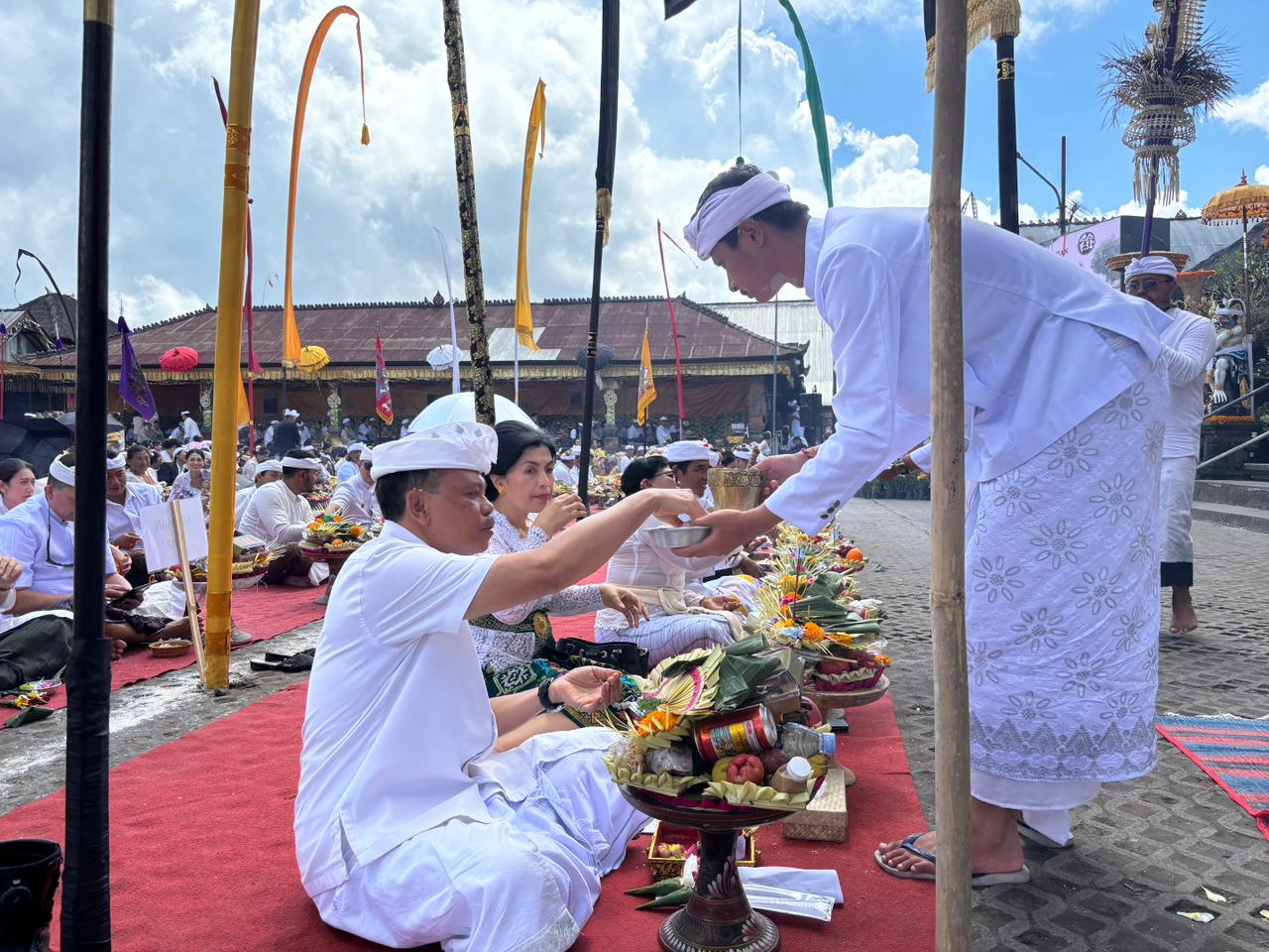 c8a7fb38-4461-43ec-8638-1b674ea1eebd